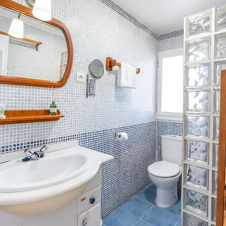 Entire Well Located 3 Bed Seaview Pass The Keys