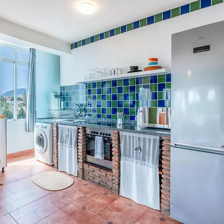 Entire Well Located 3 Bed Seaview Pass The Keys Apartment